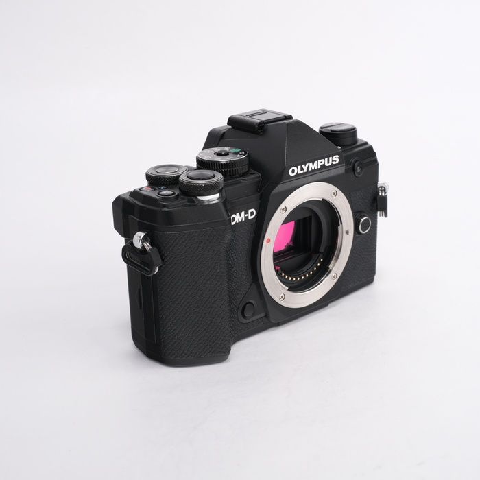 OLYMPUS OM