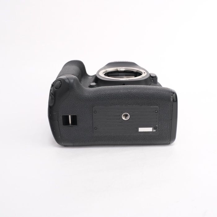 キヤノン Canon EOS 5 D MARK 3 BG E 11