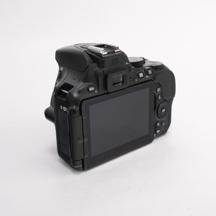 中古】(ニコン) Nikon D5600 ボディ - メルカリ 中古】(ニコン) Nikon D5600 ボディ - メルカリ