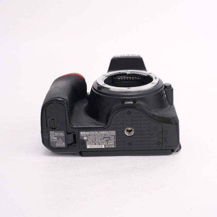 中古】(ニコン) Nikon D5600 ボディ - メルカリ