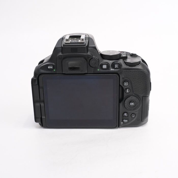 中古】(ニコン) Nikon D5600 ボディ - メルカリ