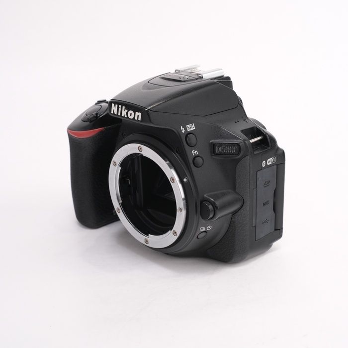 中古】(ニコン) Nikon D5600 ボディ - メルカリ