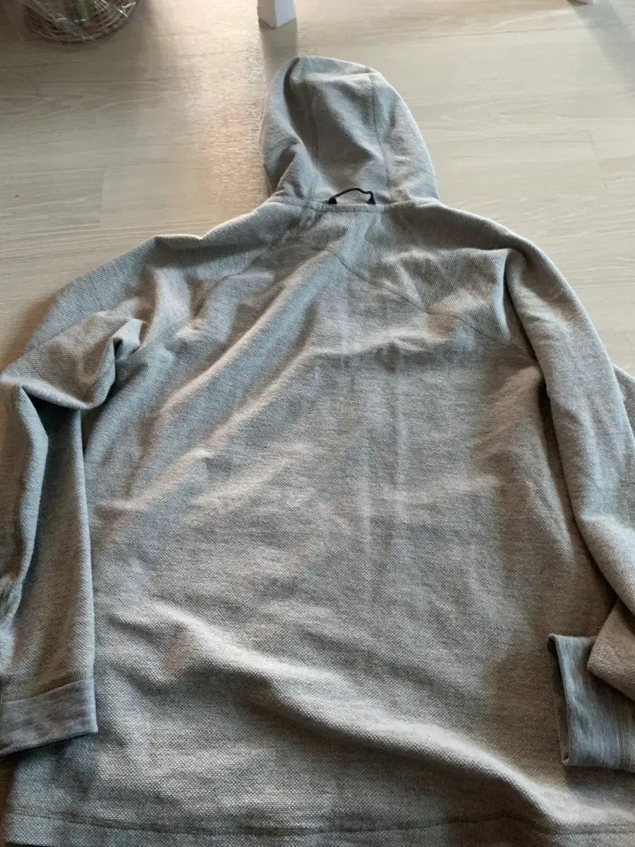 クレッタルムーセン 胡桃フーディー ジップマン M