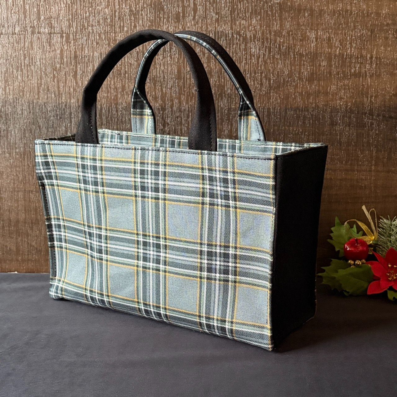 HERMES グレー チェック柄 トートバッグ タータンチェック柄の紙袋風トートバッグ(グレー)☆Dカン付き 【公式通販】