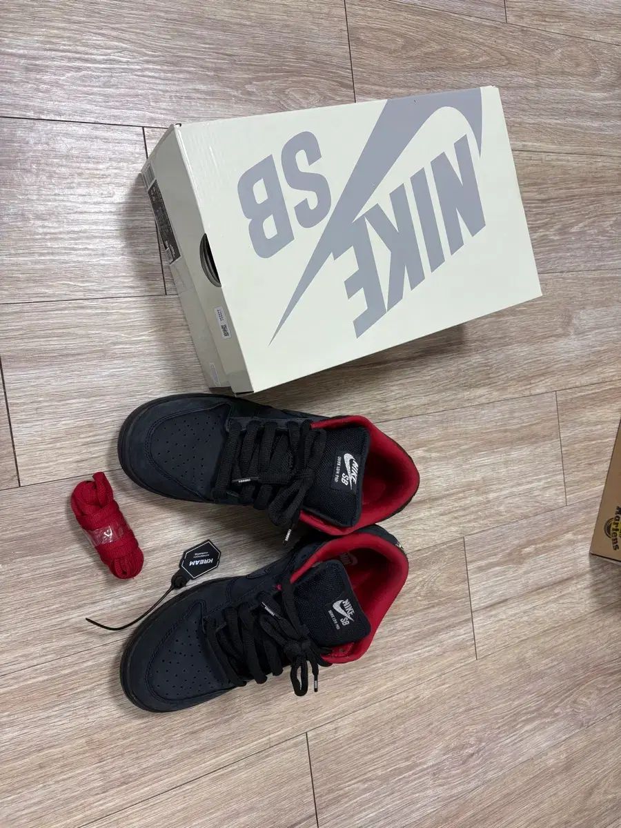 シュプリーム sbダンク 260 ブラック