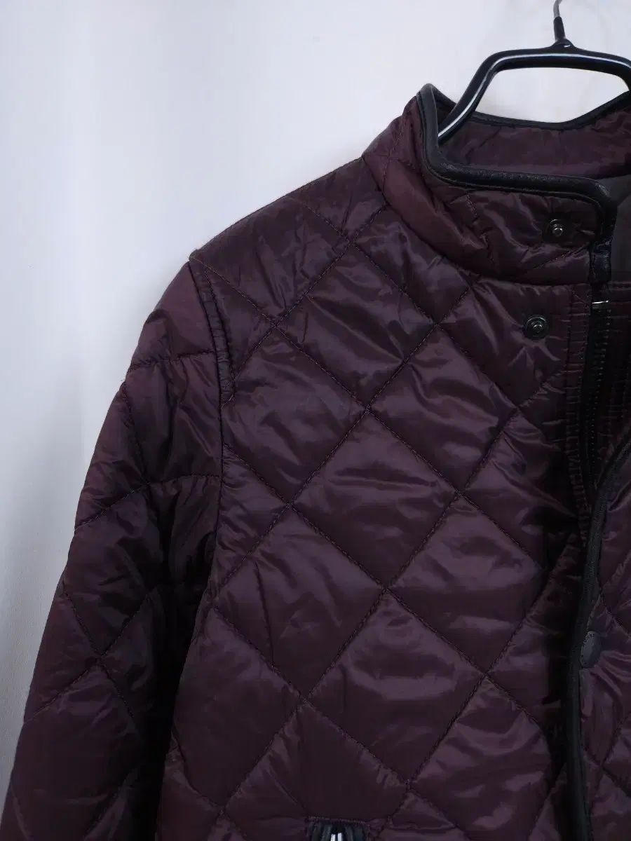 バーバリーキッズ ワイン色