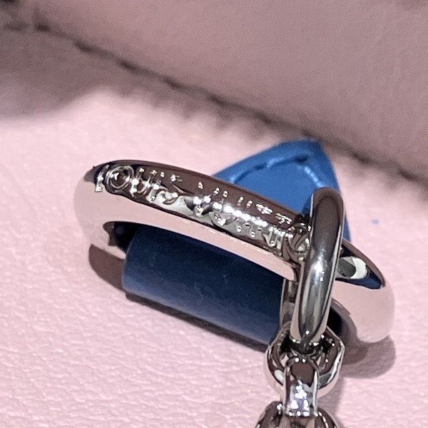 ルイヴィトン Louis Vuitton モノグラム バッグチャームLV シェル