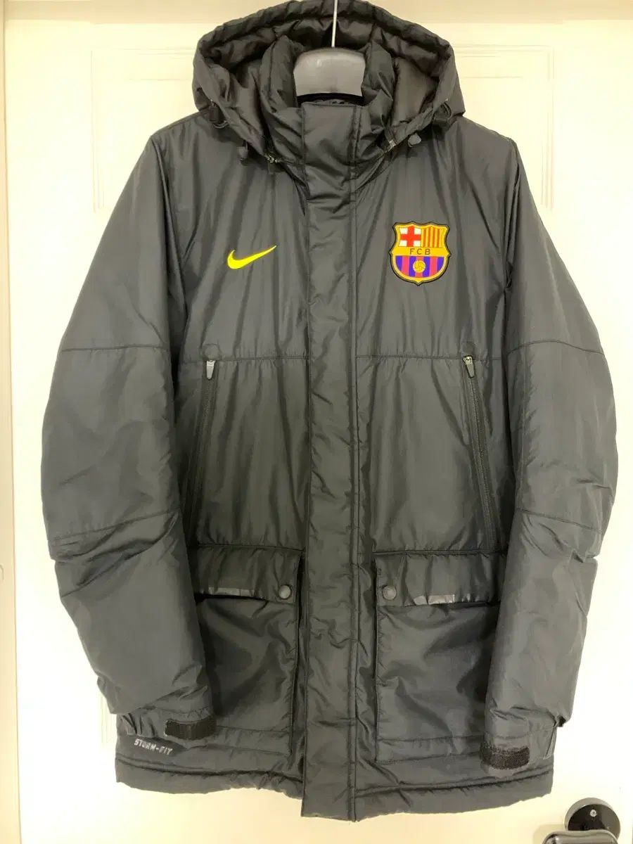 ナイキ FC バルセロナ STORM-FIT ダウン Lサイズ - メルカリ