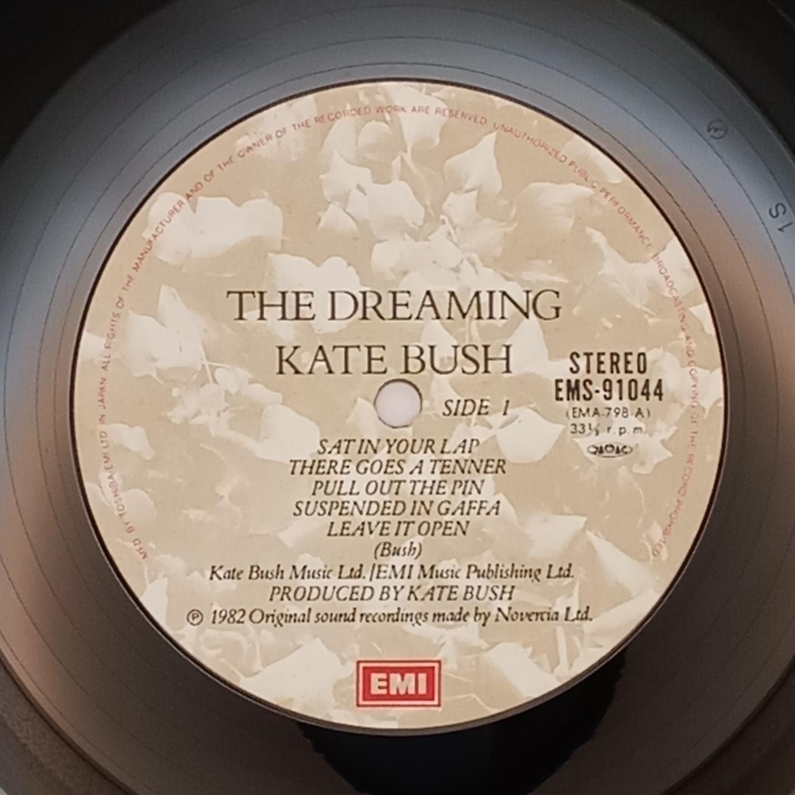 帯付 ケイト・ブッシュ ドリーミング 初期盤LP EMS-91044 1S美盤 帯付LP】ケイト・ブッシュ（Kate Bush） – ドリーミング（The Dreaming