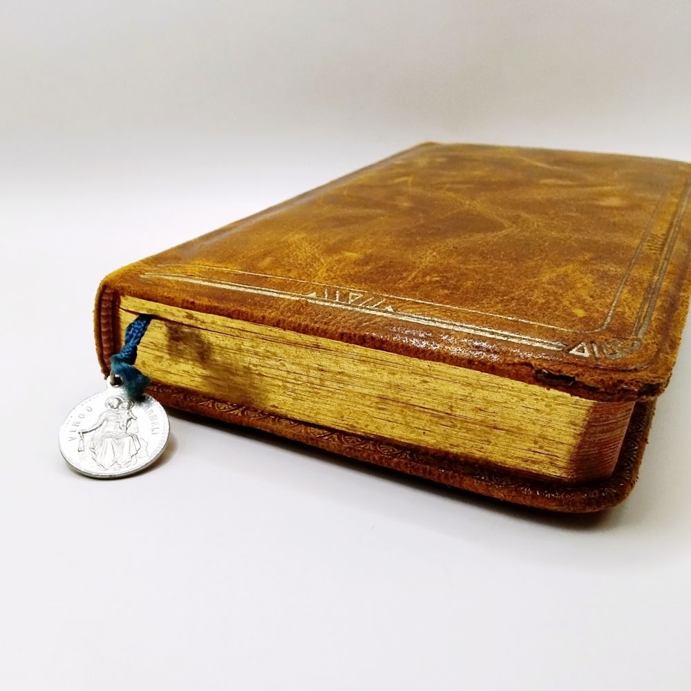 祈祷書 ベルギー アンティーク ヴィンテージ 革装 挿画入り メダル