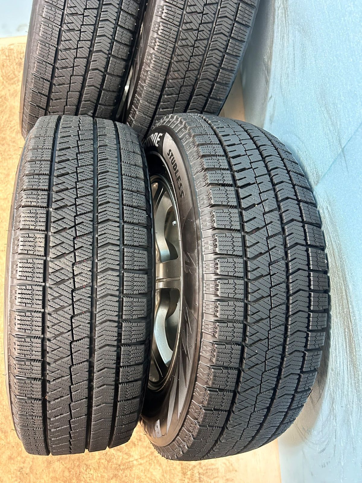 スタッドレスタイヤ ホイール4本セット