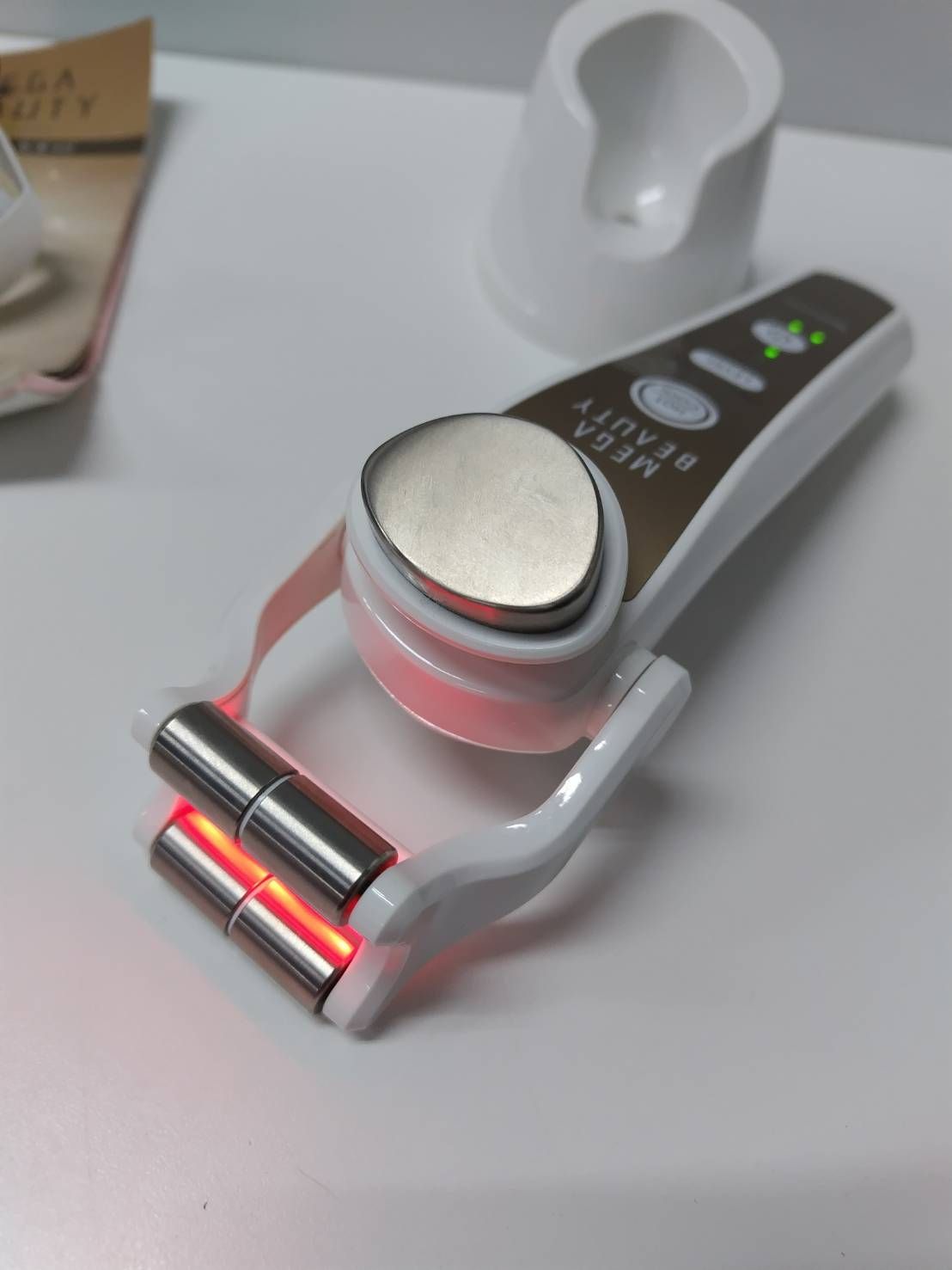 良品】ナリス MEGA BEAUTY/充電式美顔器 - メルカリ