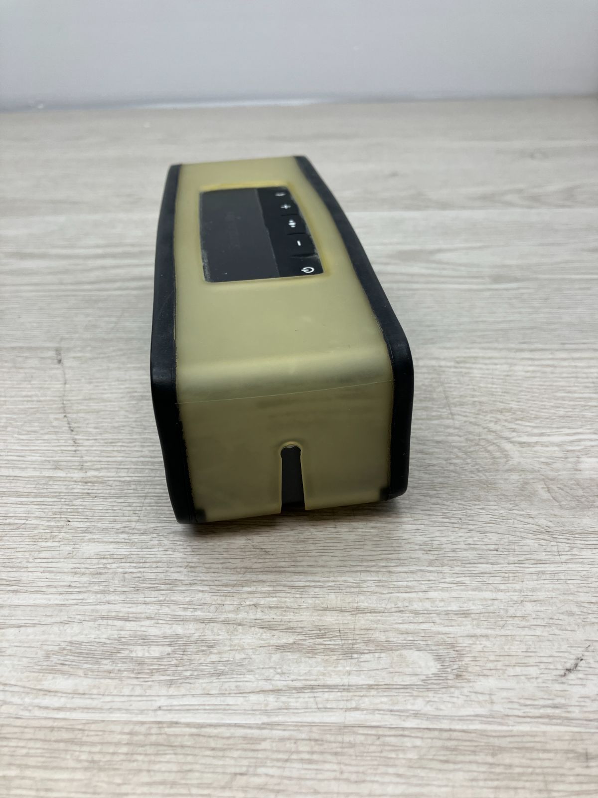 ワイヤレススピーカー