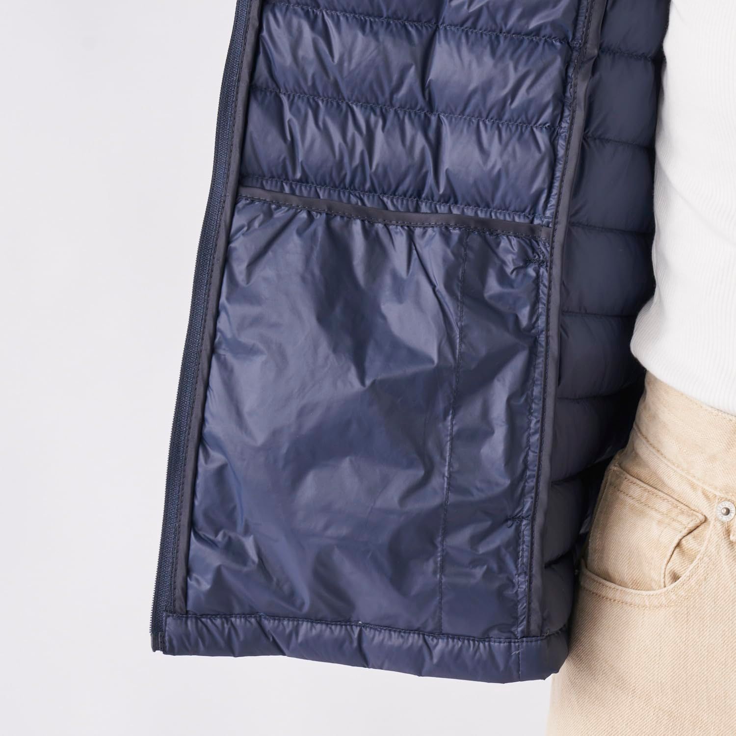 軽量ダウンベスト