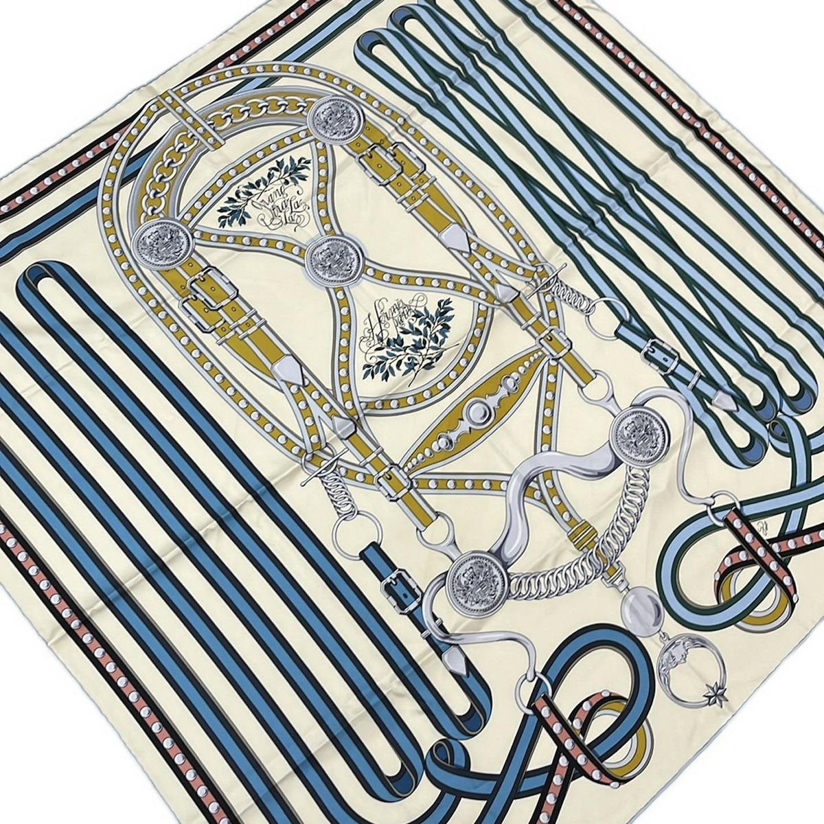 HERMES エルメス スカーフ カレ90 クレーム ブルー ムタルド Grand Tralala