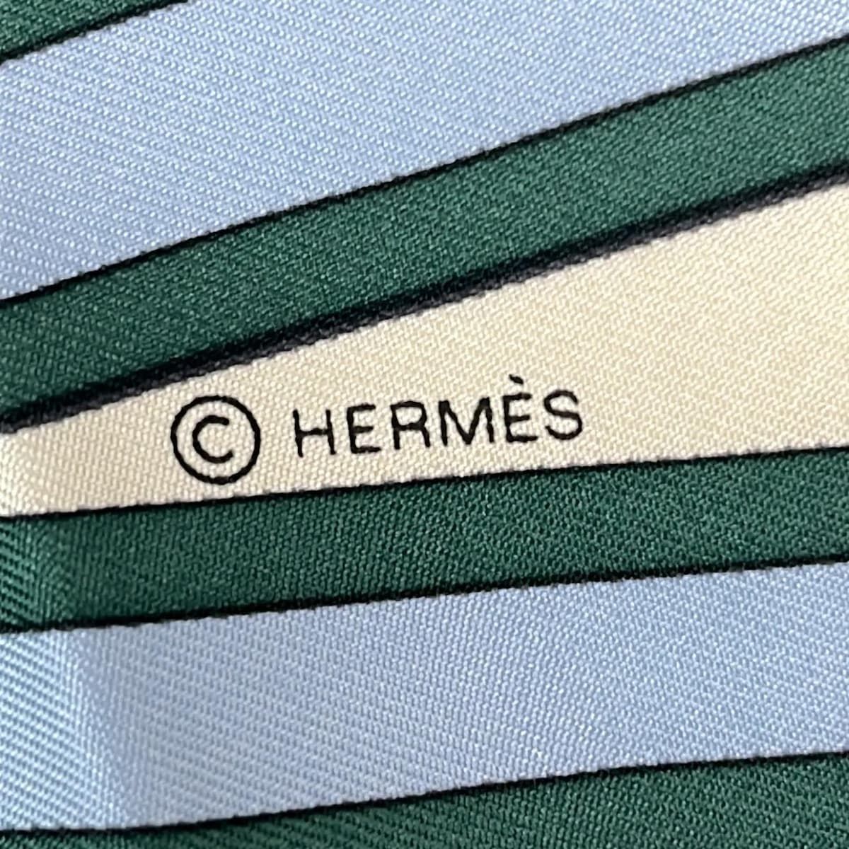 HERMES エルメス スカーフ カレ90 クレーム ブルー ムタルド Grand Tralala