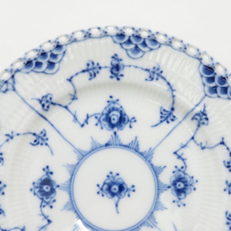 ロイヤルコペンハーゲン プレート□ブルーフルーテッド フルレース