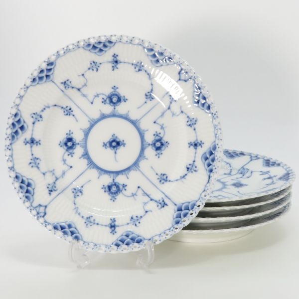 ロイヤルコペンハーゲン プレート□ブルーフルーテッド フルレース