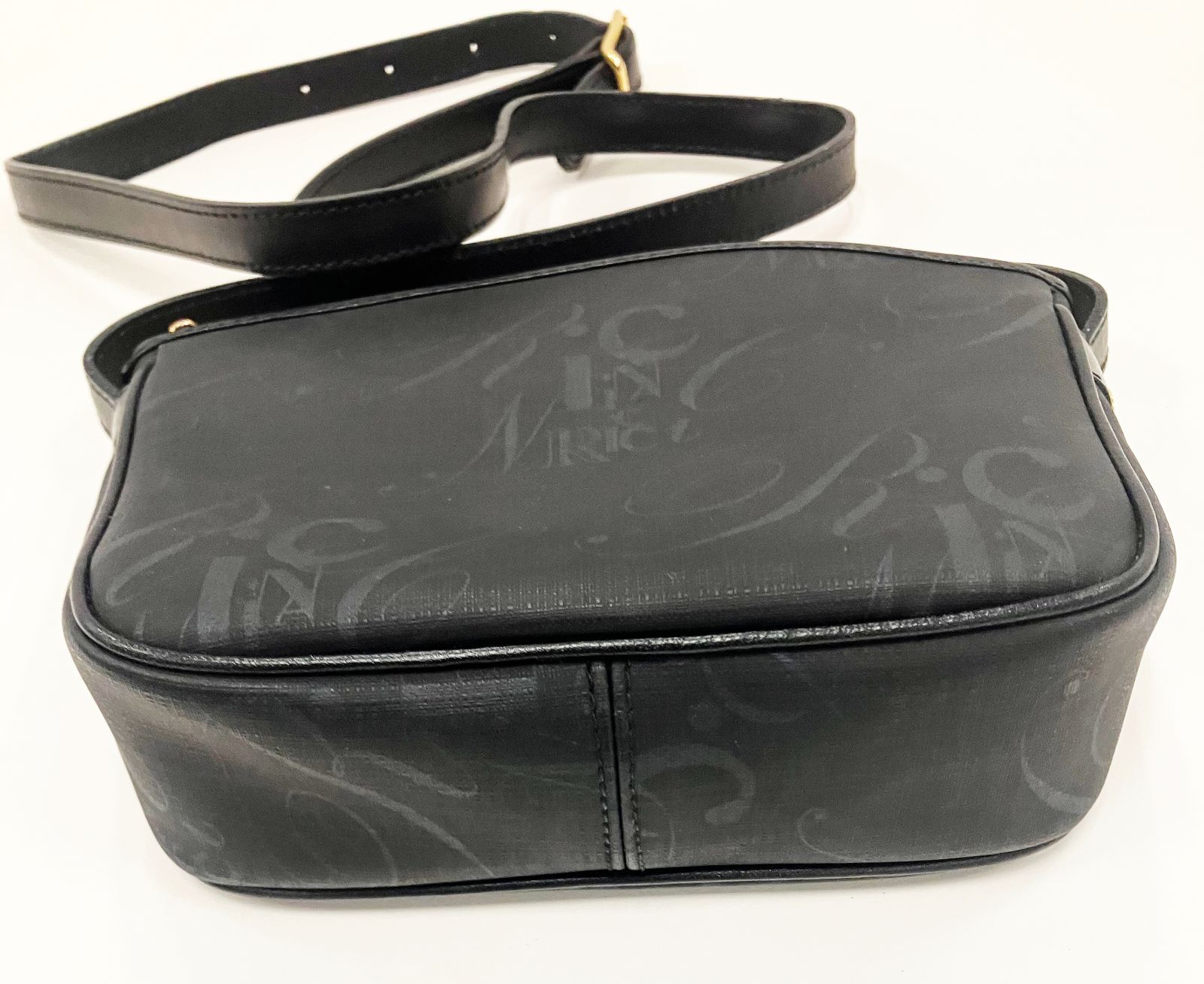 NINA RICCI  ショルダーバッグ NINA RICCI ニナリッチ ショルダーバッグ ブラック ：A3275 - メルカリ