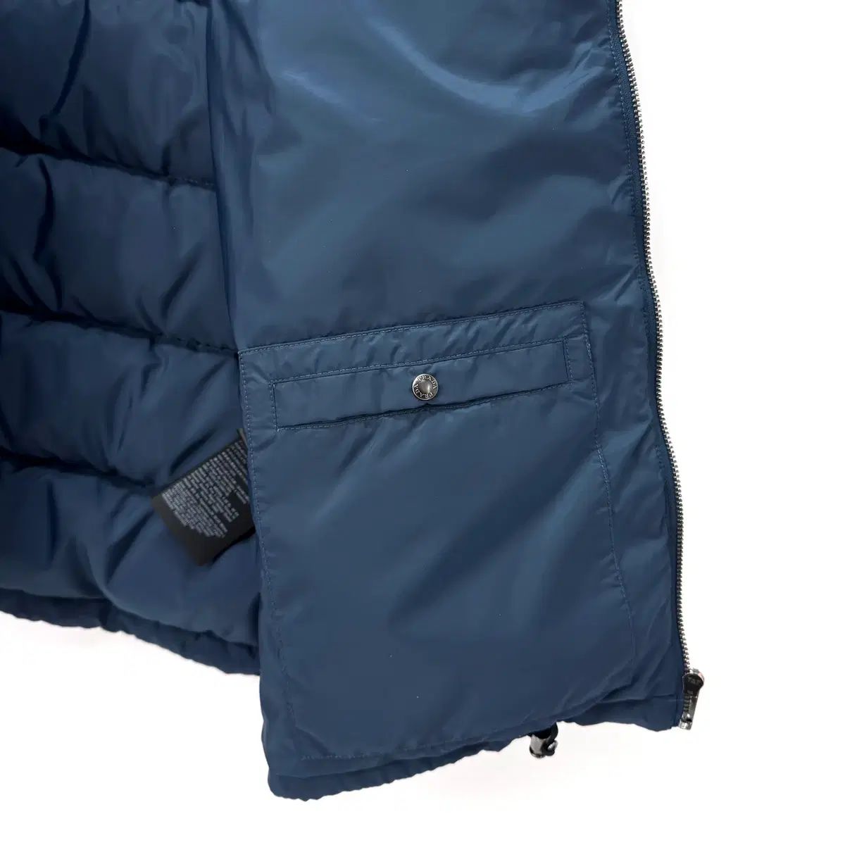 プラダ 三角ロゴ