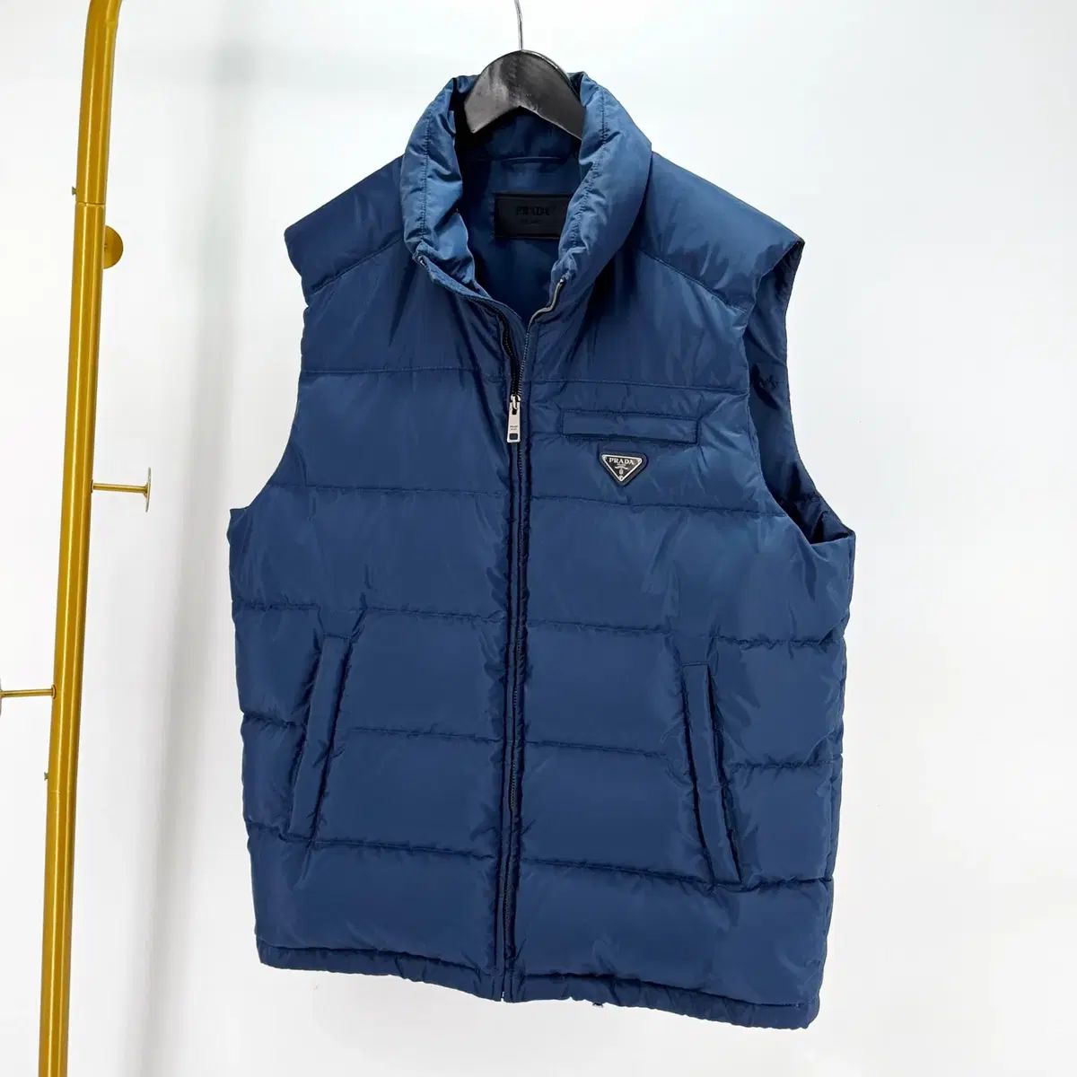 PRADA プラダ 三角ロゴ ベスト ダウン SGJ 191