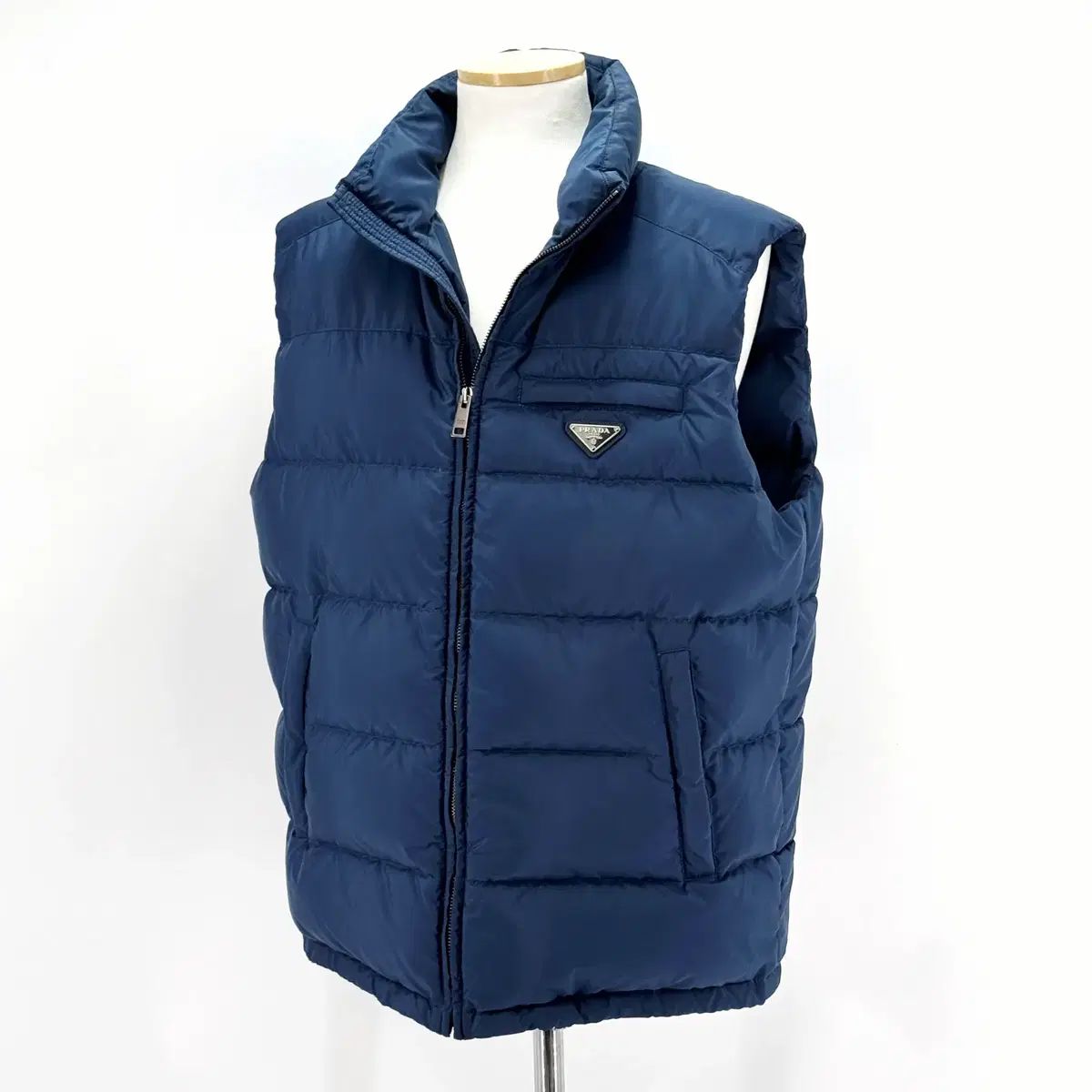 プラダ 三角ロゴ