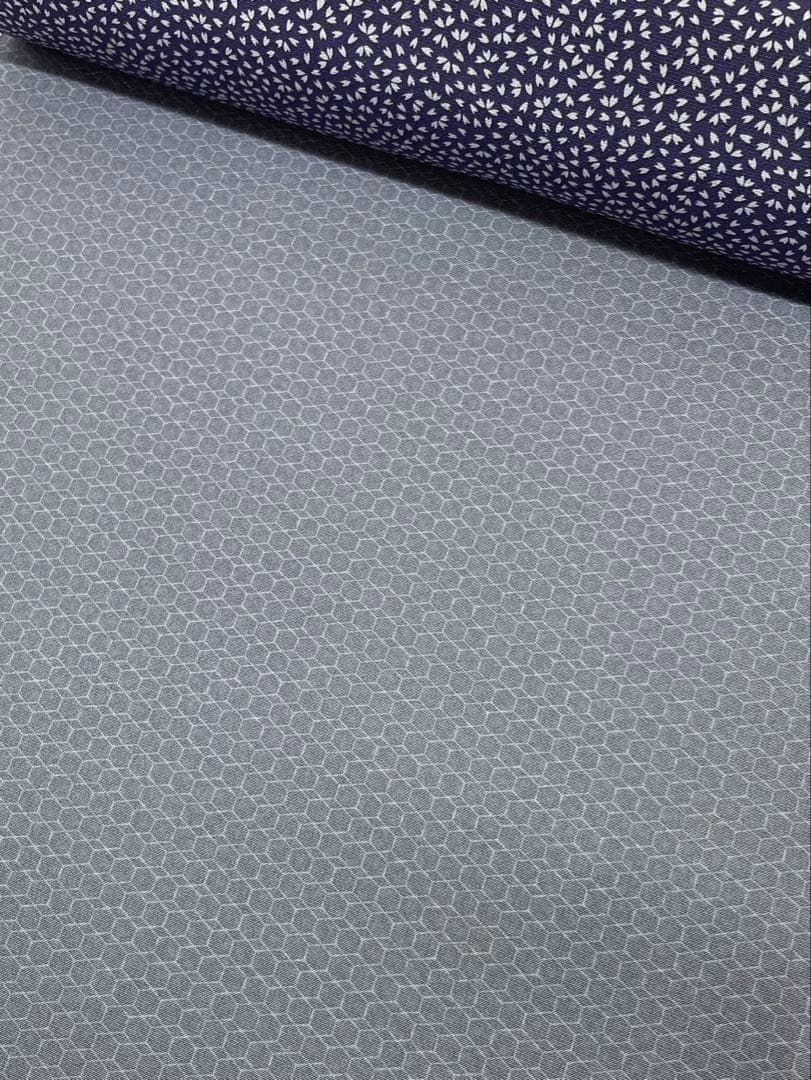 小紋 両面染小紋 錐彫り 重ね亀甲 ×桜 共八掛 正絹 反物 O139 - メルカリ