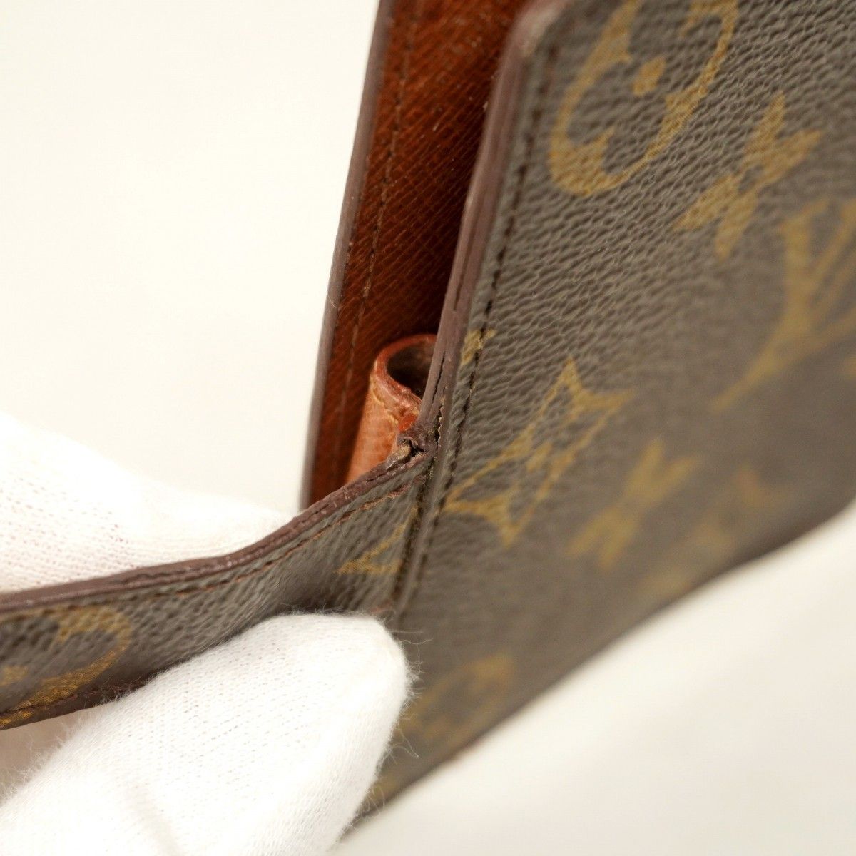 ルイヴィトン 手帳カバー