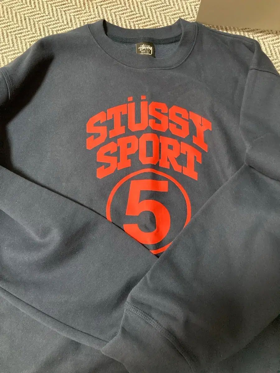 STUSSY 5スポーツ スウェットシャツ Lサイズ