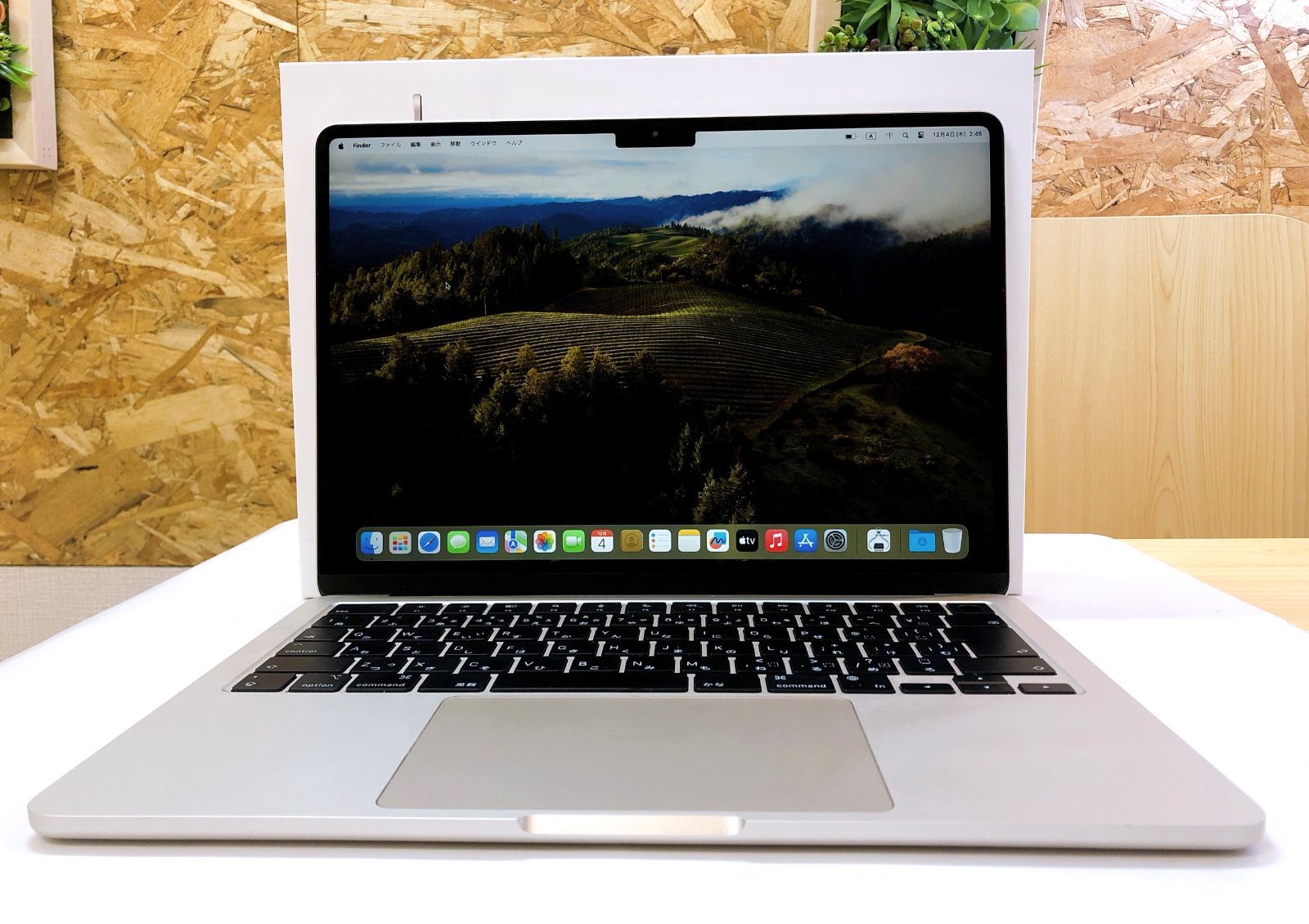 3270】アップル MacBook Air 2022 13インチ M2チップ搭載モデル MLY23J