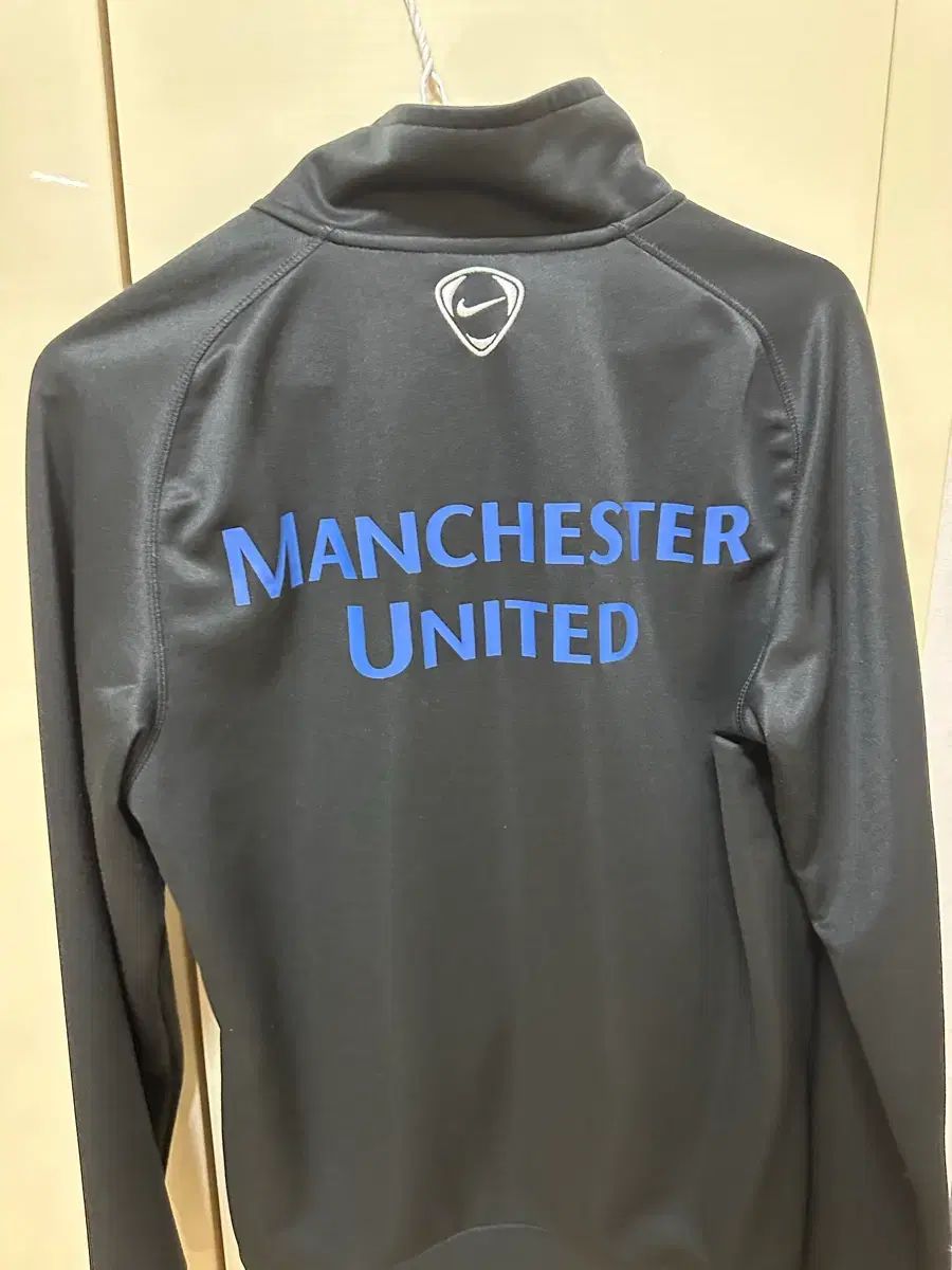 MANCHESTER UNITED FC ジャージ トラックジャージ 95 サイズ レア商品