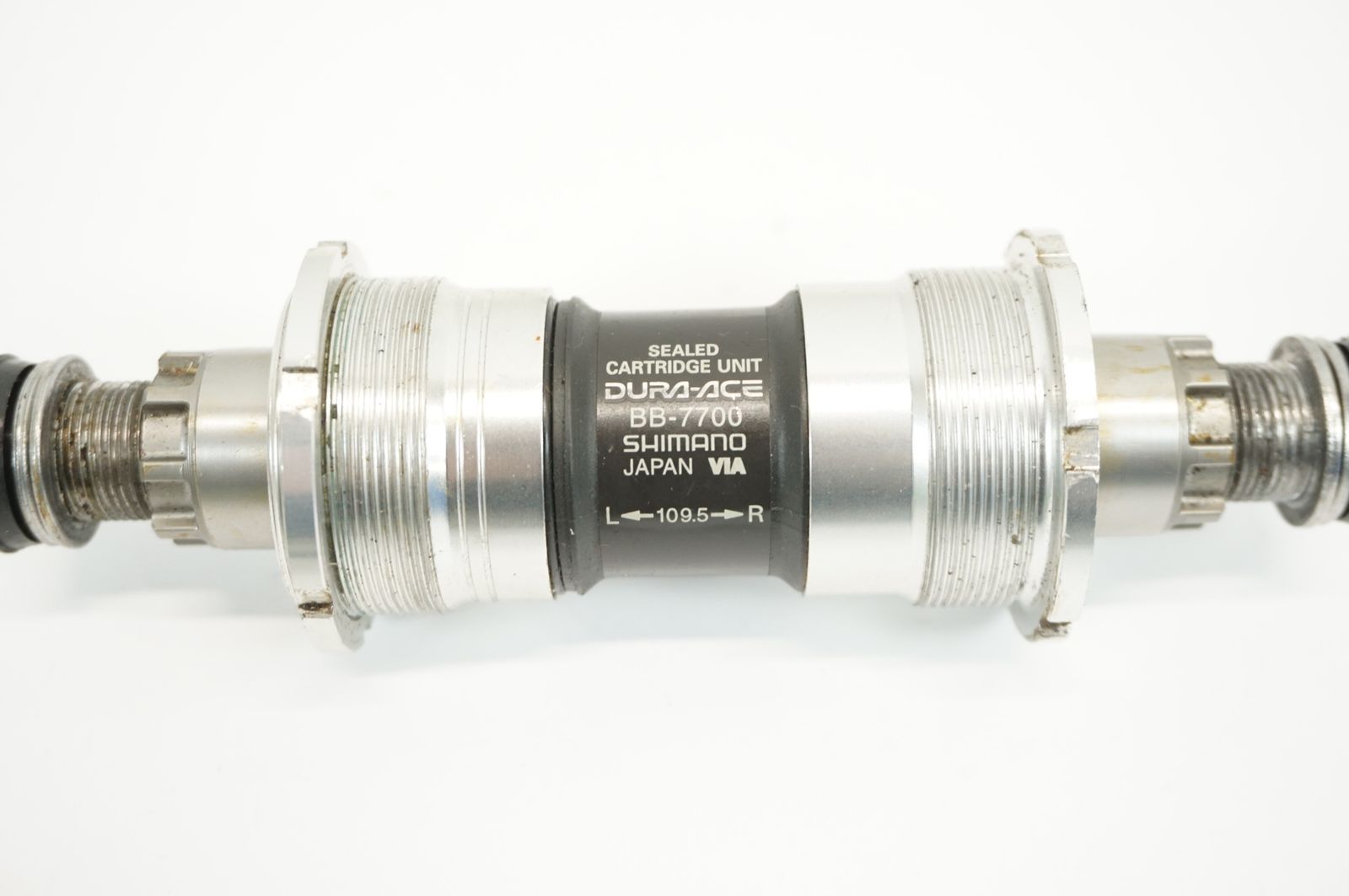 SHIMANO 「シマノデュラエースBB-7700 ボトムブラケット 新品未使用 SHIMANO 「シマノ」 DURA-ACE BB-7700 ITA 軸長109.5 ボトムブラケット