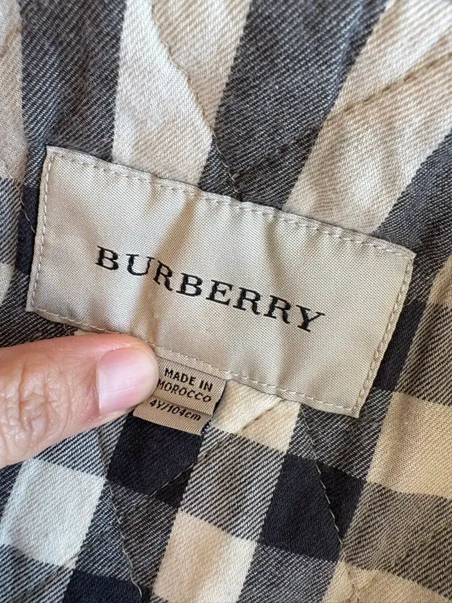 バーバリー キッズ WHO フード キルティングジャケット ジップアップ