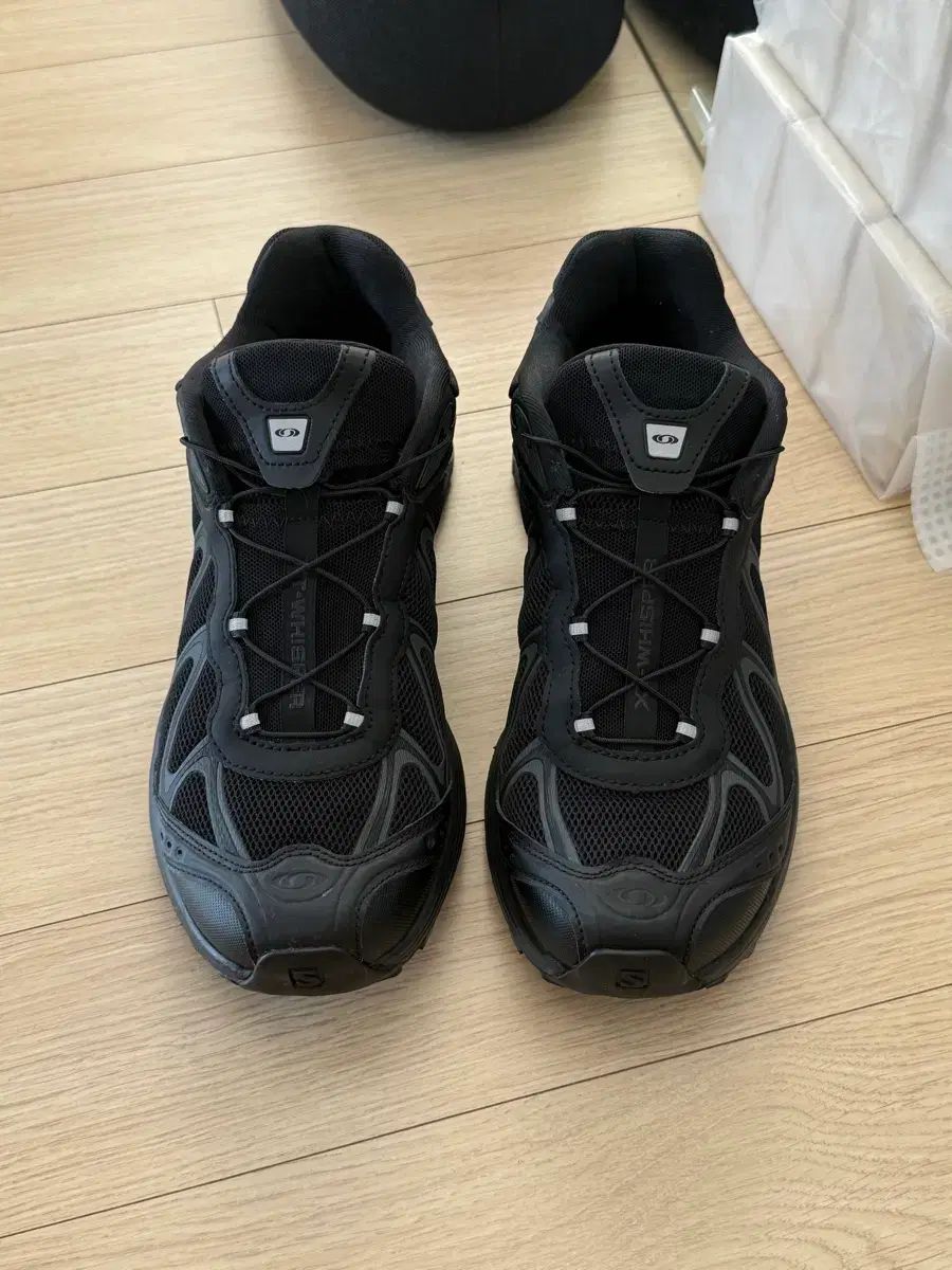 26. SALOMON サロモン XT WHISPER