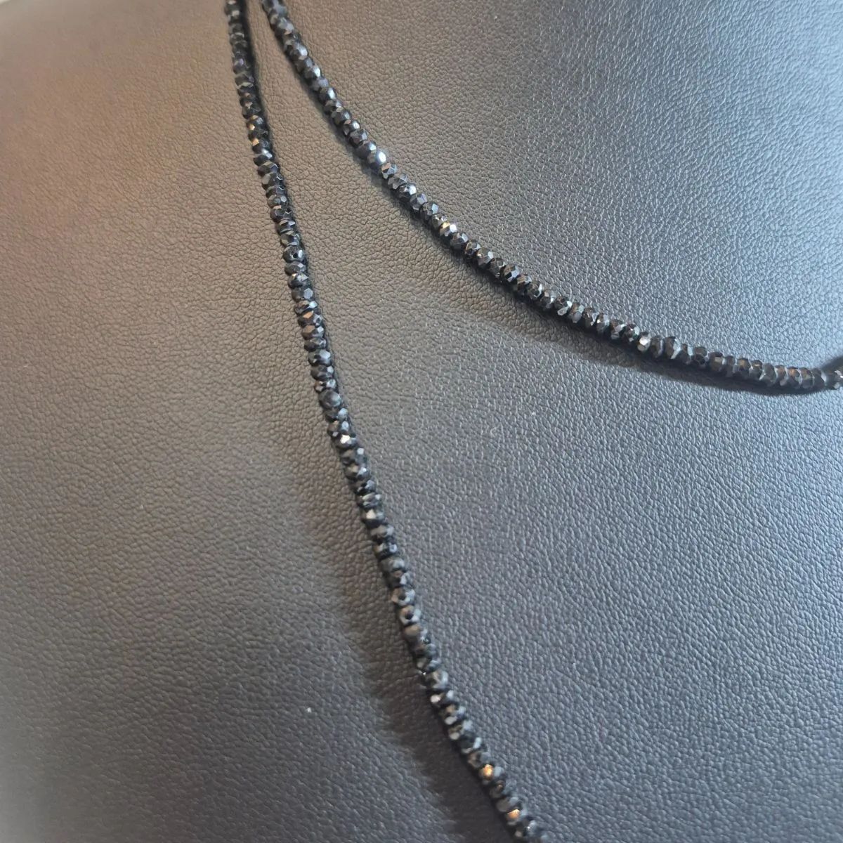 K18WG セール ブラックスピネル ネックレス