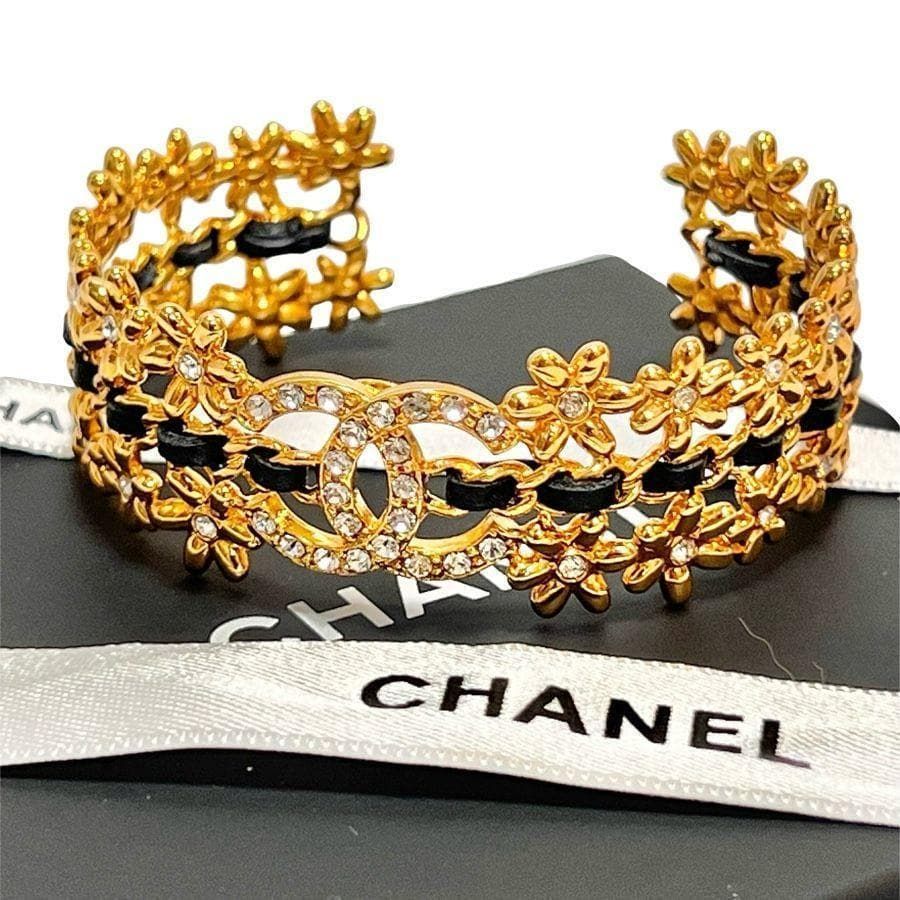 CHANEL シャネル ココマーク メティエダール バングル CC フラワー