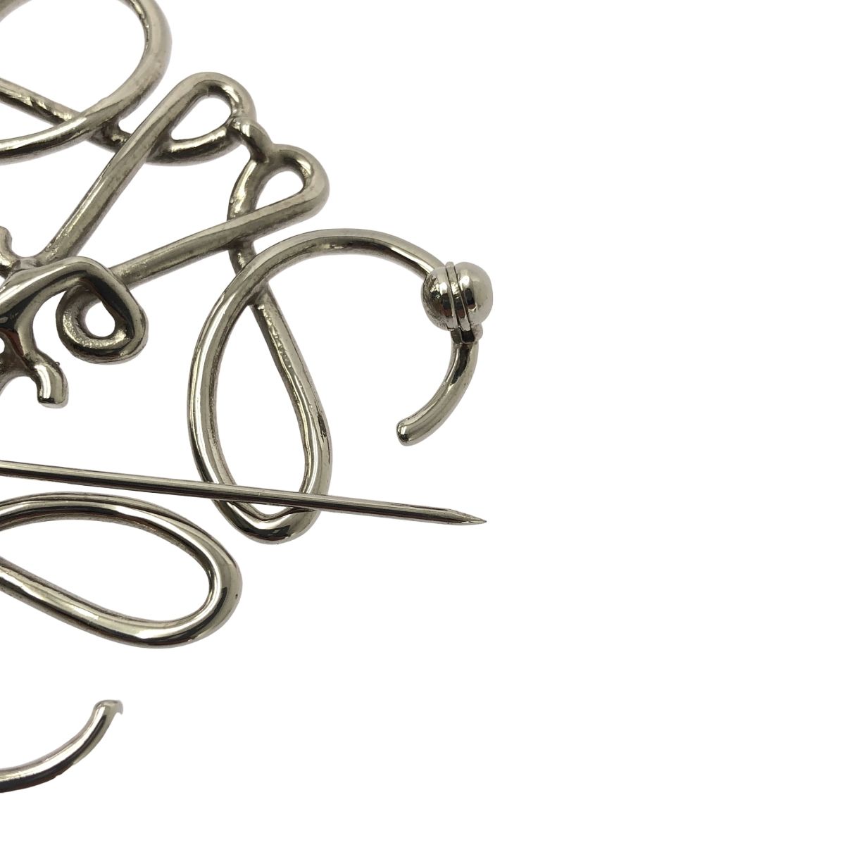 美品】 LOEWE / ロエベ | アナグラム ブローチ | シルバー - メルカリ