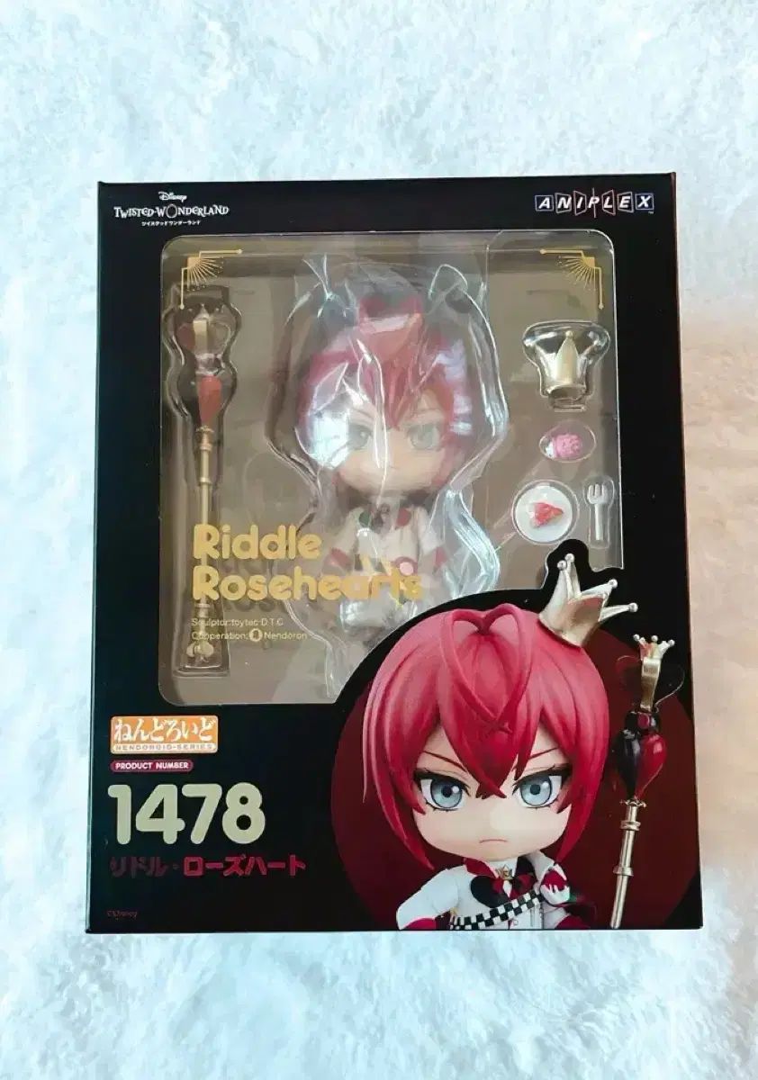 ツイステッドワンダーランド リドル ねんどろいど+特典バッジ - メルカリ