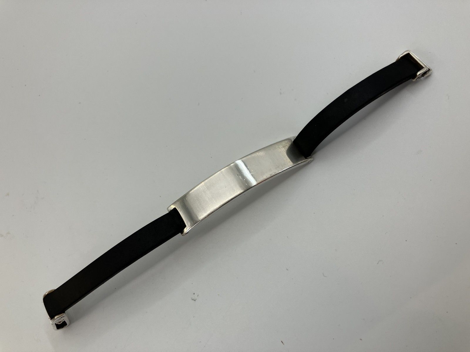 着画あり　GUCCI ブレスレット SV925 × ブラックラバー　腕周り約17cm　ユニセックス　シルバー925 GUCCI ブレスレット SV925 × ブラックラバー 腕周り約17cm ユニ
