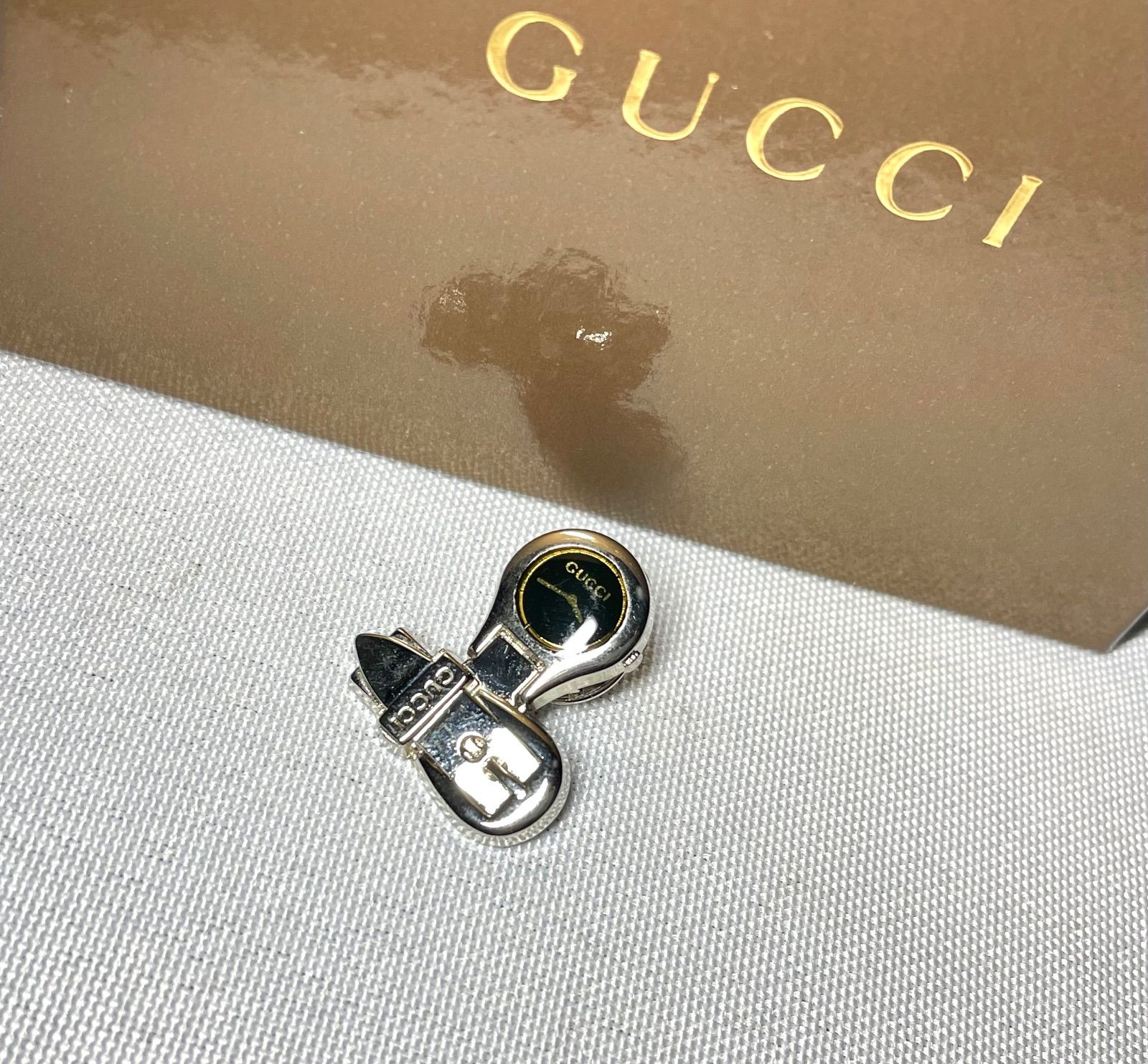 GUCCI グッチ ブランドロゴ ウォッチ&ベルトデザイン ピンブローチ
