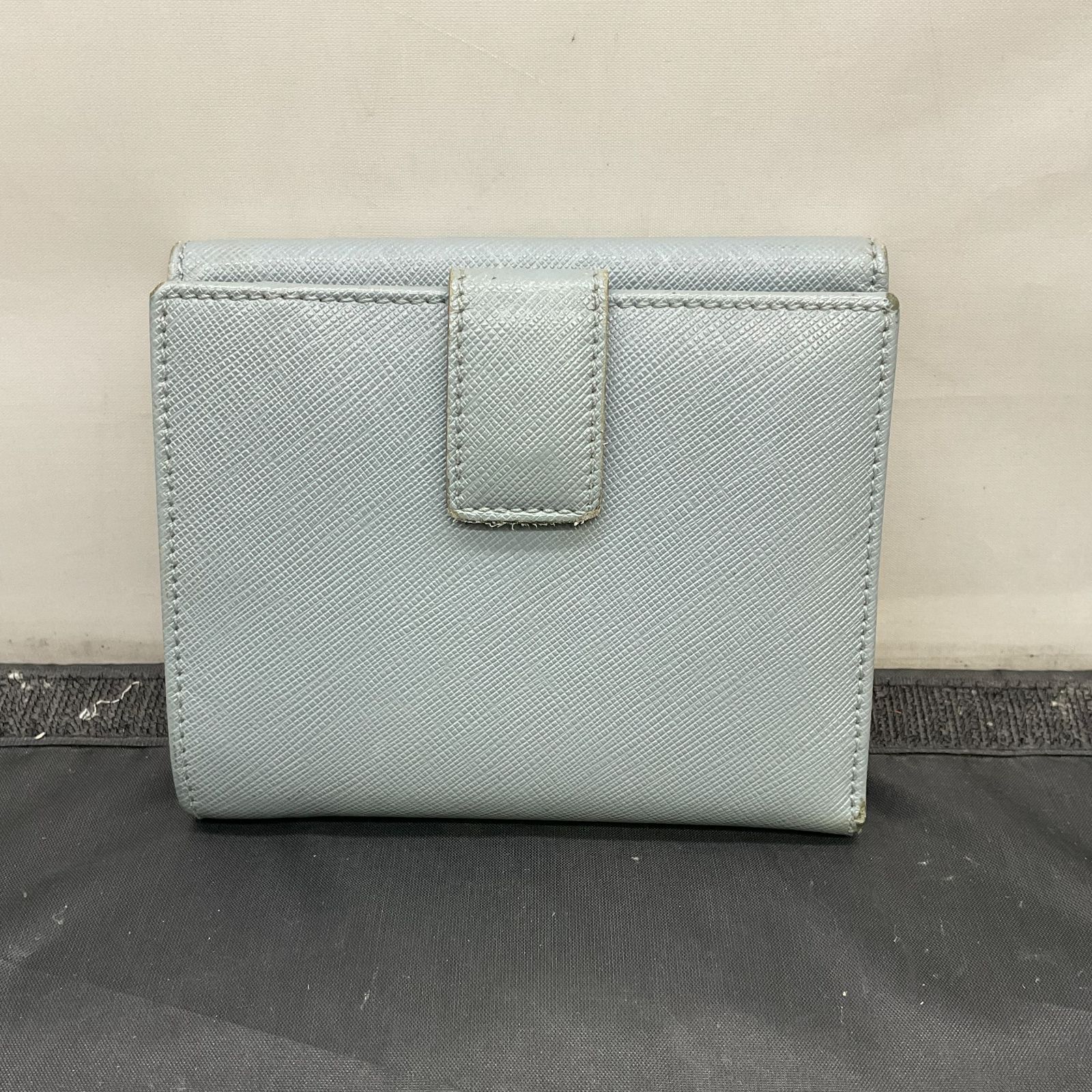 サルヴァトーレフェラガモ ガンチーニ レザー 二つ折り財布 B25112385