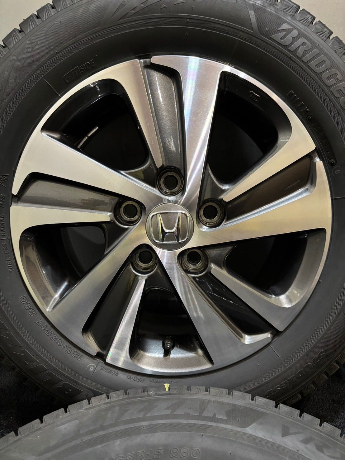 185 65 R 15 VRX 3 23年製 ホンダ GB フリード 15インチ 5 J 49 114 H スタッドレス 4本 南3 K 999