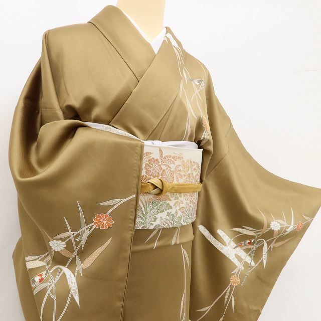 美品 作家物落款 正絹 着物“菊や藤、梅を宿して神々しく漂う霞”訪問着B-62 美品 作家物落款 正絹 着物“菊や藤、梅を宿して神々