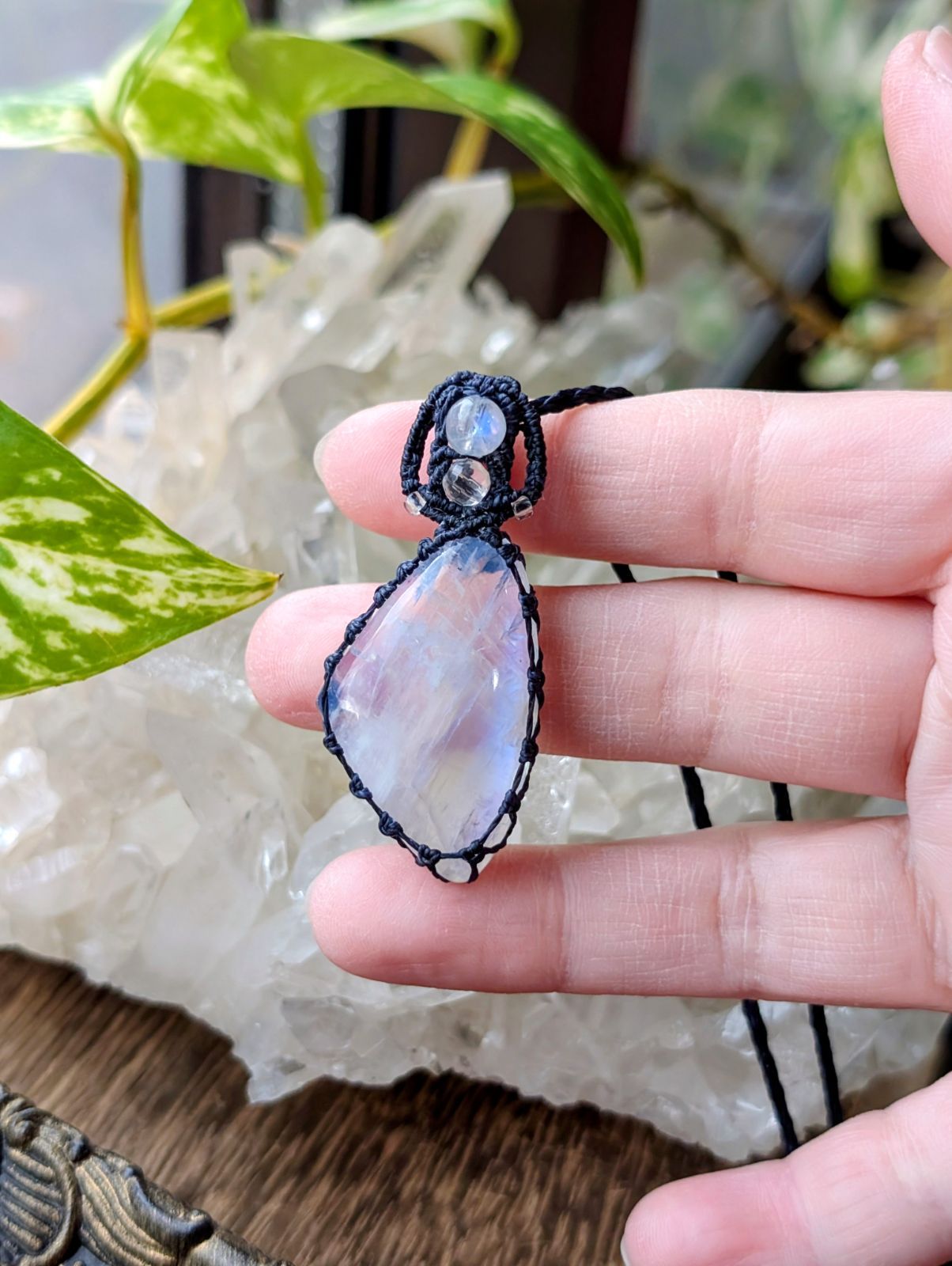 マクラメ編みネックレス