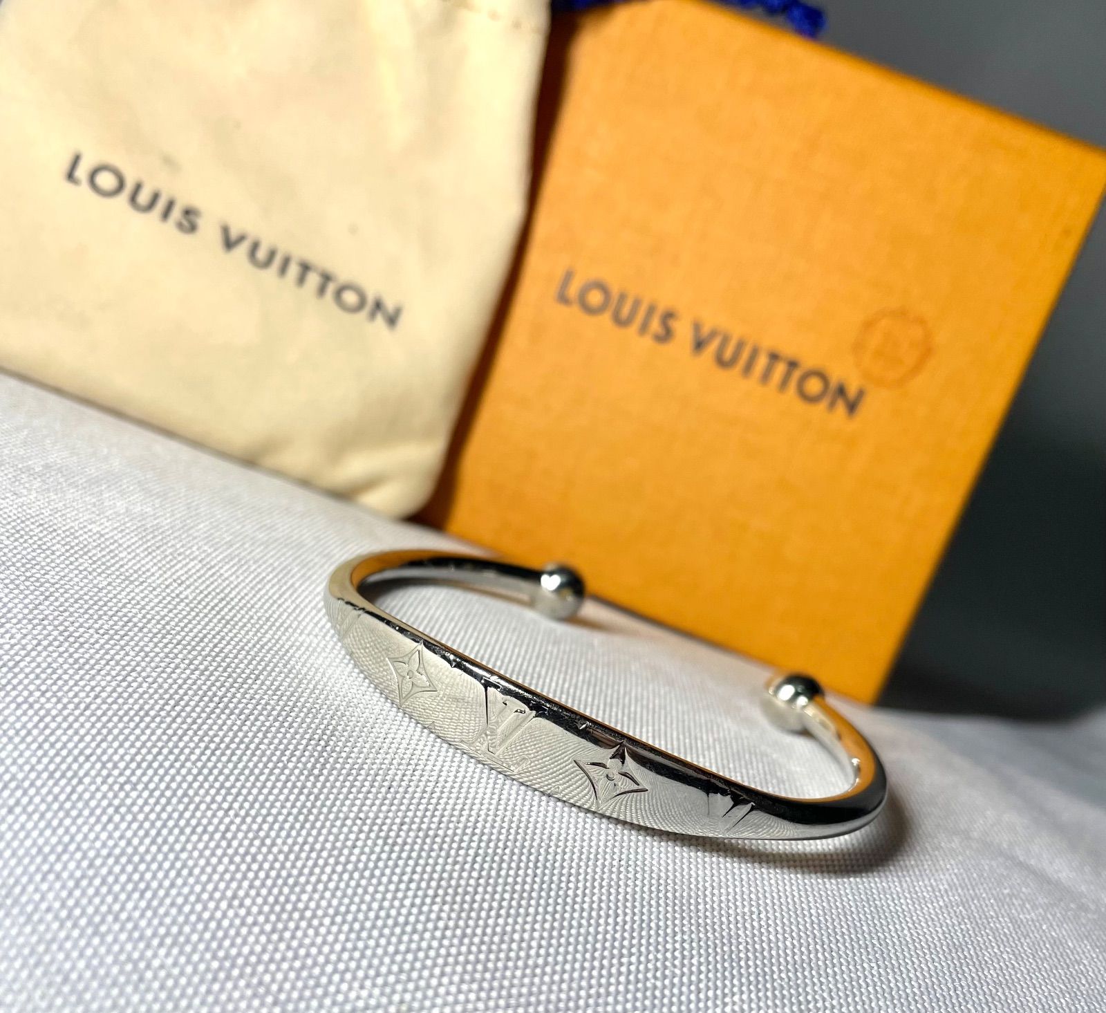 LOUIS VUITTON ルイヴィトン ジョンク モノグラム LVロゴ バングル