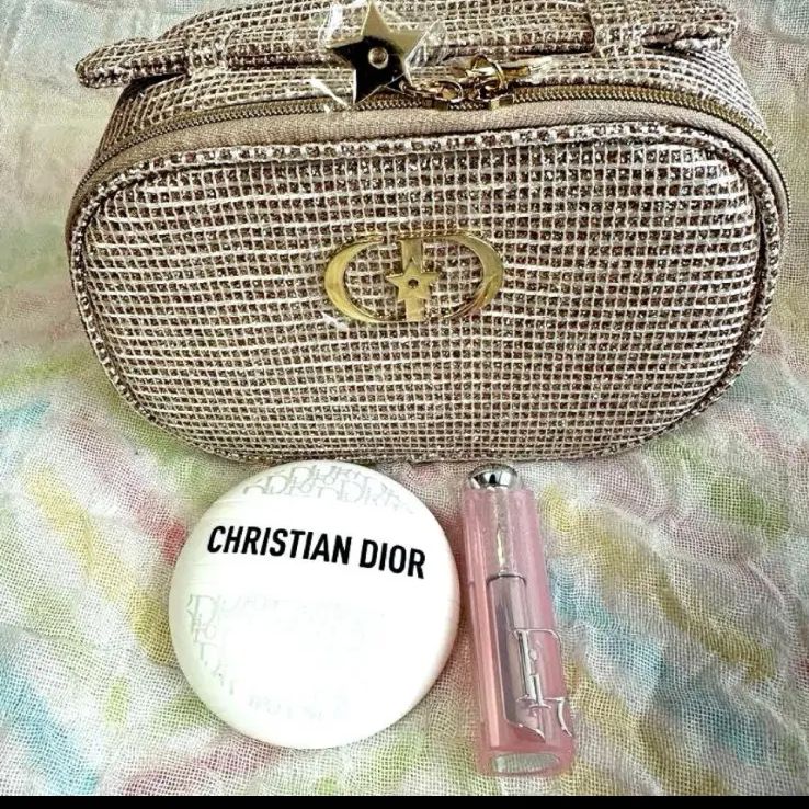 CHRISTIAN DIOR ビューティーセット ポーチ付き - メルカリ