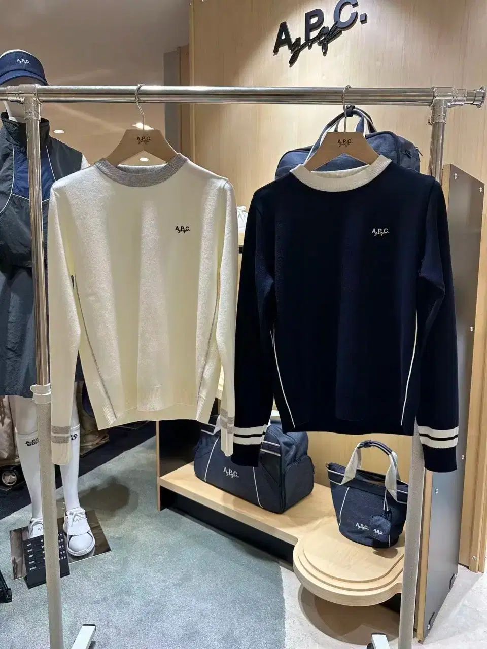 A.P.C. アー・ペー・セー レディースゴルフ セーター - メルカリ