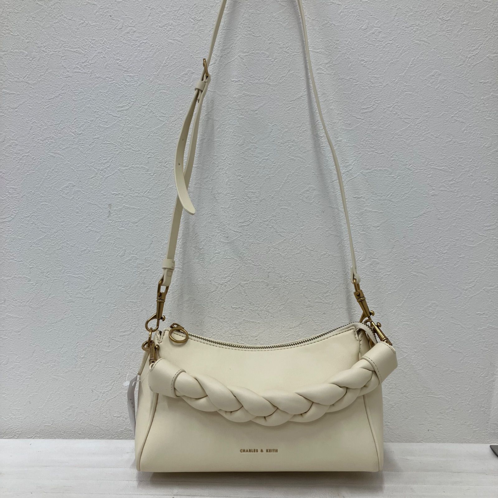 6832 CHARLES & KEITH チャールズアンドキース チャールズ＆キース