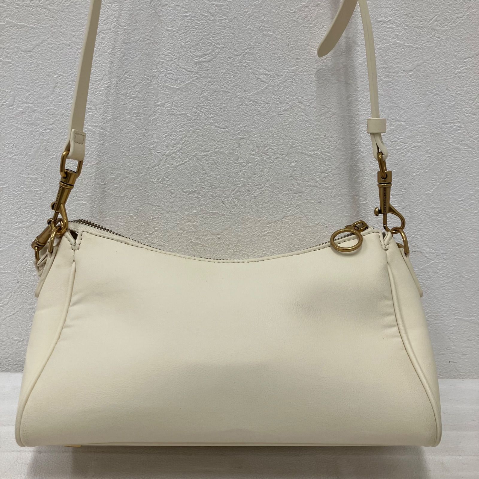 6832 CHARLES & KEITH チャールズアンドキース チャールズ＆キース 