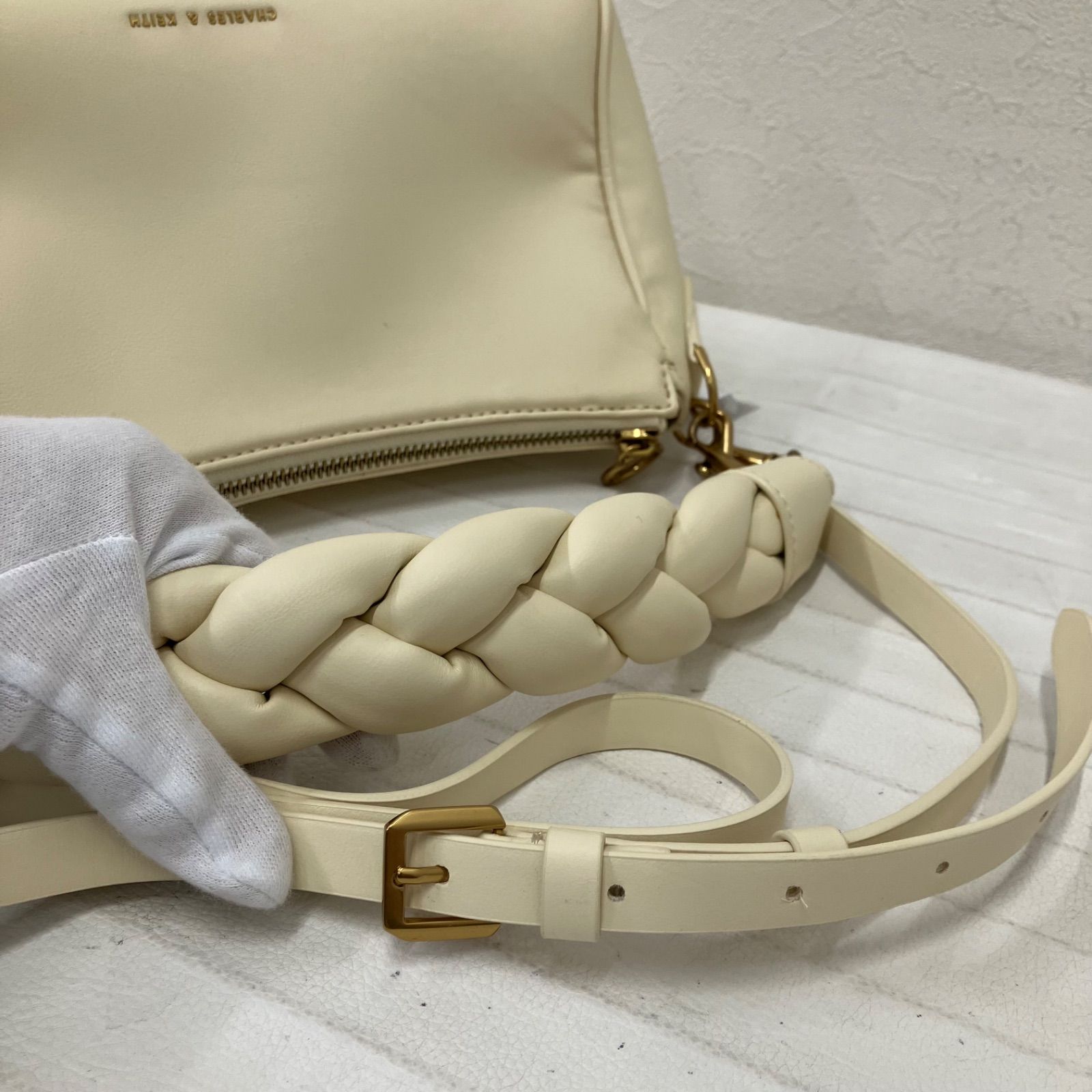 6832 CHARLES & KEITH チャールズアンドキース チャールズ＆キース